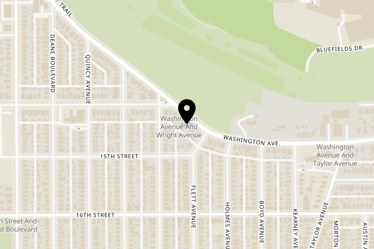 Map showing the location of Lee's Deli on 2615 Washington Ave in Racine